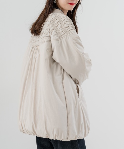 refinedworks（リファインドワークス）の「【refinedworks】シャーリング デザインが新鮮見えする 中綿 アウター！（その他アウター・レディース・グレイッシュベージュ/カーキ/ブラック・FREE）」の20枚目の写真