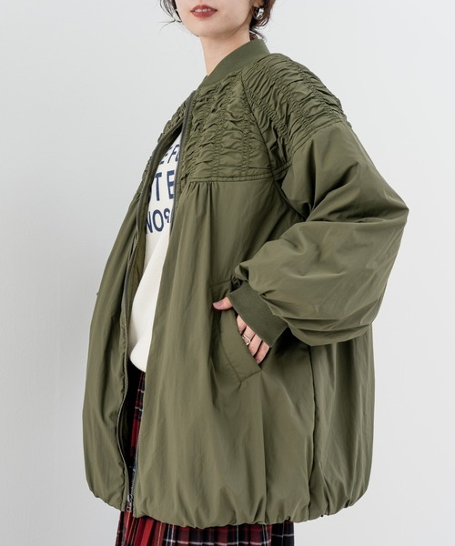 refinedworks（リファインドワークス）の「【refinedworks】シャーリング デザインが新鮮見えする 中綿 アウター！（その他アウター・レディース・グレイッシュベージュ/カーキ/ブラック・FREE）」の22枚目の写真