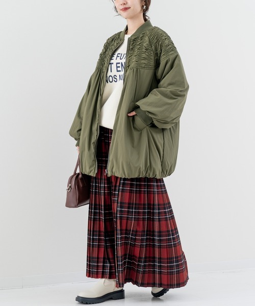 refinedworks（リファインドワークス）の「【refinedworks】シャーリング デザインが新鮮見えする 中綿 アウター！（その他アウター・レディース・グレイッシュベージュ/カーキ/ブラック・FREE）」の9枚目の写真