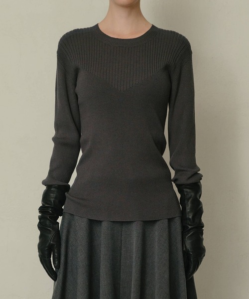 LE CIEL BLEU（ルシェルブルー）の「トゥーテクスチャーリブドニットトップ / Two-Texture Ribbed Knit Top（ニット/セーター・レディース・ネイビー/ブラック/チャコールグレー/ライトイエロー・36）」の10枚目の写真