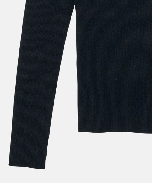 LE CIEL BLEU（ルシェルブルー）の「トゥーテクスチャーリブドニットトップ / Two-Texture Ribbed Knit Top（ニット/セーター・レディース・ネイビー/ブラック/チャコールグレー/ライトイエロー・36）」の6枚目の写真