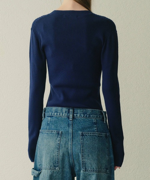 LE CIEL BLEU（ルシェルブルー）の「トゥーテクスチャーリブドニットトップ / Two-Texture Ribbed Knit Top（ニット/セーター・レディース・ネイビー/ブラック/チャコールグレー/ライトイエロー・36）」の18枚目の写真