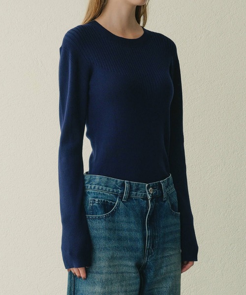 LE CIEL BLEU（ルシェルブルー）の「トゥーテクスチャーリブドニットトップ / Two-Texture Ribbed Knit Top（ニット/セーター・レディース・ネイビー/ブラック/チャコールグレー/ライトイエロー・36）」の16枚目の写真