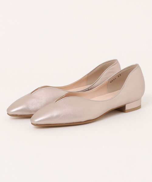 MELMO(メルモ)の「ウェーブカットカッターパンプス(パンプス・レディース・プラチナム/ブラック・22.5cm/23.0cm/23.5cm/24.0cm/24.5cm)」の2枚目の写真