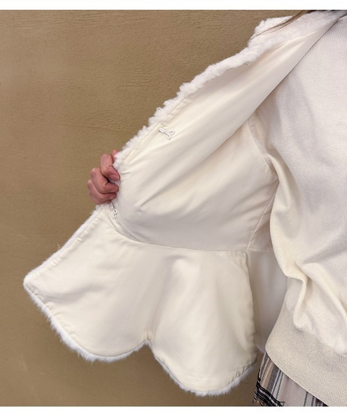 FELLINI（フェリーニ）の「【Fellini/フェリーニ】ペプラムファーベスト（ベスト・レディース・オフホワイト/ブラウン・FREE）」の7枚目の写真