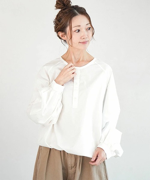 solamonat poche（ソラモナポッシェ）の「ウェザーバルーン2wayブラウス（シャツ/ブラウス・レディース・ホワイト・2.0）」の2枚目の写真