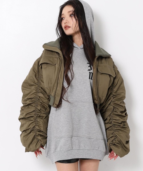 ANAP(アナップ)の「シャーリング スリーブ ショート ブルゾン(ブルゾン・レディース・ピンク/カーキ/ブラック・F)」の21枚目の写真