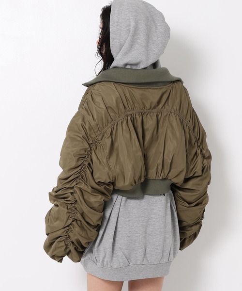 ANAP(アナップ)の「シャーリング スリーブ ショート ブルゾン(ブルゾン・レディース・ピンク/カーキ/ブラック・F)」の19枚目の写真