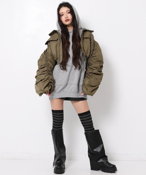 ANAP(アナップ)の「シャーリング スリーブ ショート ブルゾン(ブルゾン・レディース・ピンク/カーキ/ブラック・F)」の18枚目の写真