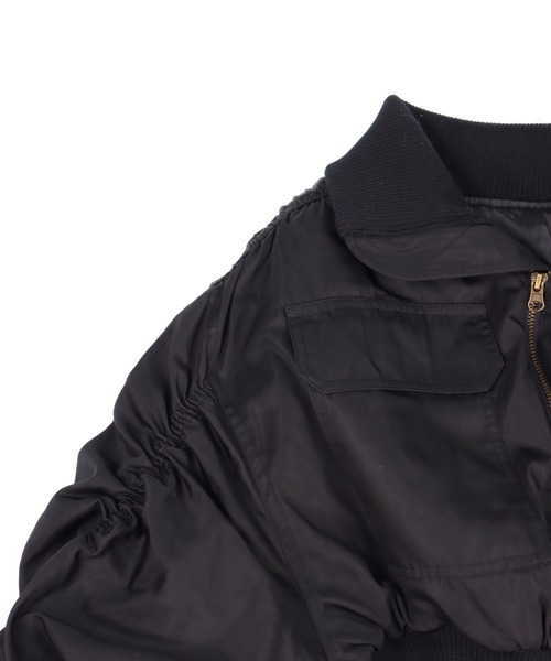 ANAP(アナップ)の「シャーリング スリーブ ショート ブルゾン(ブルゾン・レディース・ピンク/カーキ/ブラック・F)」の7枚目の写真