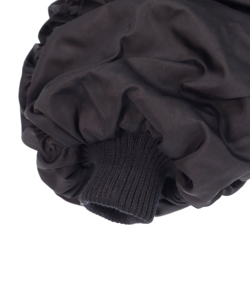 ANAP(アナップ)の「シャーリング スリーブ ショート ブルゾン(ブルゾン・レディース・ピンク/カーキ/ブラック・F)」の4枚目の写真