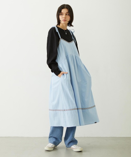 MILKFED.(ミルクフェド)の「TYROLEAN TAPE CAMI DRESS(ワンピース・レディース・オフホワイト/ライトブルー/ブラック・ONE SIZE)」の20枚目の写真