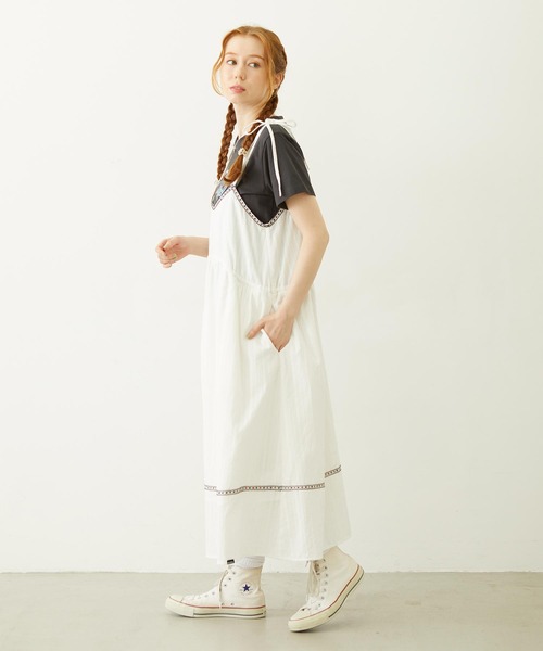 MILKFED.(ミルクフェド)の「TYROLEAN TAPE CAMI DRESS(ワンピース・レディース・オフホワイト/ライトブルー/ブラック・ONE SIZE)」の6枚目の写真