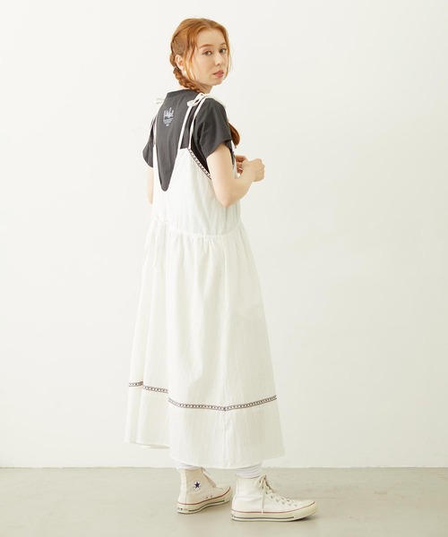MILKFED.(ミルクフェド)の「TYROLEAN TAPE CAMI DRESS(ワンピース・レディース・オフホワイト/ライトブルー/ブラック・ONE SIZE)」の8枚目の写真