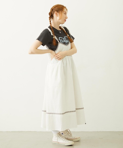 MILKFED.(ミルクフェド)の「TYROLEAN TAPE CAMI DRESS(ワンピース・レディース・オフホワイト/ライトブルー/ブラック・ONE SIZE)」の9枚目の写真