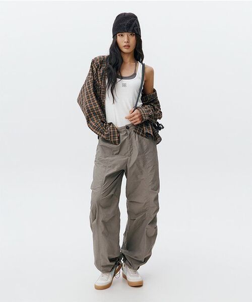 AAKAM(アーカム)の「98 Printed Knee Pin-tuck Nylon Pants (Khaki)(その他パンツ・レディース・その他・1/2)」の7枚目の写真