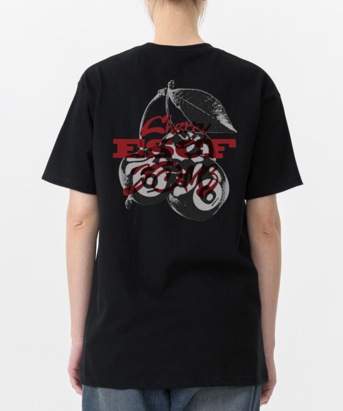 ESCAPEFROM(エスケープフロム)の「ブラックチェリーバムプリントオーバーサイズ半袖Tシャツブラック(Tシャツ/カットソー・レディース・その他・SMALL/MEDIUM/LARGE)」の2枚目の写真