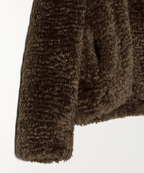 TTUDEMENT(トュードメント)の「TEDDY FUR JUMPER DARK BROWN(その他アウター・レディース・その他・SMALL/MEDIUM)」の6枚目の写真