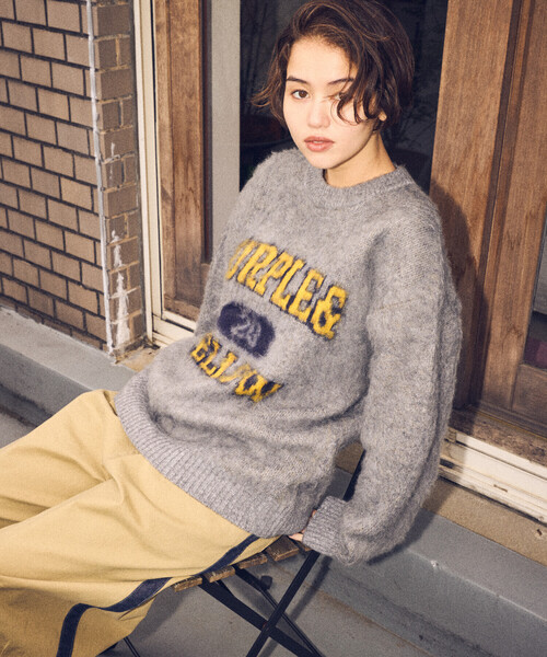 Purple&Yellow(パープルアンドイエロー)の「起毛 カレッジロゴ プルオーバー(ニット/セーター・メンズ・ブラック/グレー/ブルー・MEDIUM/SMALL/LARGE)」の22枚目の写真