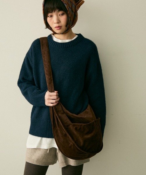 full/fill.(フルフィル)の「faux suede round shoulder bag / フェイクスウェードラウンドショルダーバッグ(ショルダーバッグ・レディース・ブラック/ダークブラウン・FREE)」の2枚目の写真