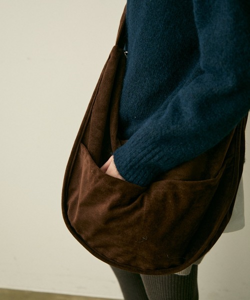 full/fill.(フルフィル)の「faux suede round shoulder bag / フェイクスウェードラウンドショルダーバッグ(ショルダーバッグ・レディース・ブラック/ダークブラウン・FREE)」の18枚目の写真