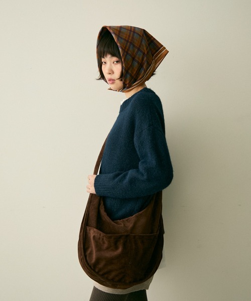 full/fill.(フルフィル)の「faux suede round shoulder bag / フェイクスウェードラウンドショルダーバッグ(ショルダーバッグ・レディース・ブラック/ダークブラウン・FREE)」の14枚目の写真