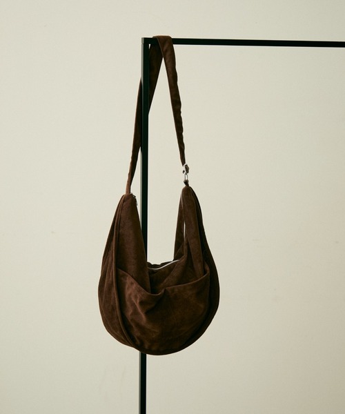 full/fill.(フルフィル)の「faux suede round shoulder bag / フェイクスウェードラウンドショルダーバッグ(ショルダーバッグ・レディース・ブラック/ダークブラウン・FREE)」の20枚目の写真