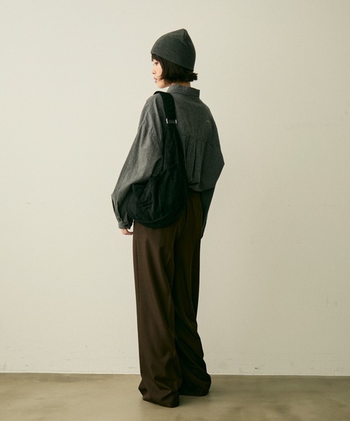 full/fill.(フルフィル)の「faux suede round shoulder bag / フェイクスウェードラウンドショルダーバッグ(ショルダーバッグ・レディース・ブラック/ダークブラウン・FREE)」の12枚目の写真
