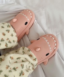 aimoha（アイモハ）の「【aimoha-KIDS-】キッズ　サメモチーフ裏ボアサンダル (AW)（その他シューズ）」