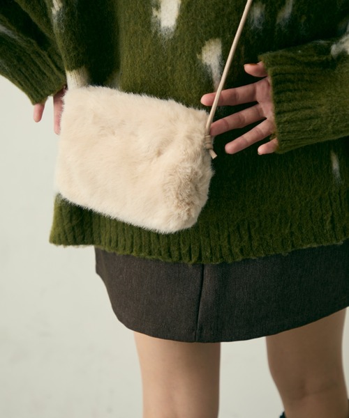 Lunea（ルネア）の「2wayスクエアワンハンドルファーバッグ/2種類のショルダー紐付き（ショルダーバッグ・レディース・ベージュ/ブラック/アイボリー/ブラウン・FREE）」の5枚目の写真