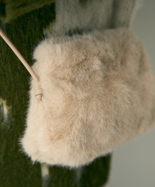 Lunea（ルネア）の「2wayスクエアワンハンドルファーバッグ/2種類のショルダー紐付き（ショルダーバッグ・レディース・ベージュ/ブラック/アイボリー/ブラウン・FREE）」の22枚目の写真