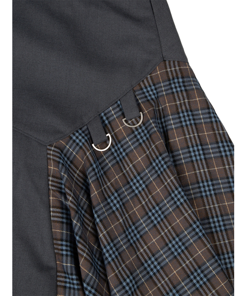 TUOMIO（トゥオミオ）の「LAYERED ASYMMETRIC SKIRT [CHARCOAL]（スカート・レディース・その他・1/2）」の4枚目の写真