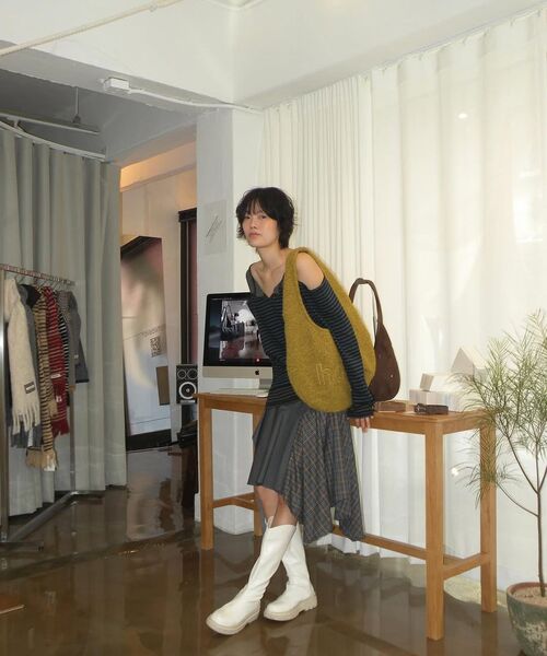 TUOMIO（トゥオミオ）の「LAYERED ASYMMETRIC SKIRT [CHARCOAL]（スカート・レディース・その他・1/2）」の11枚目の写真