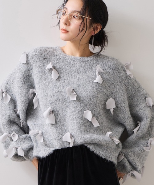 VIS(ビス)の「【WEB限定】ゆるっとボリュームリボンモチーフニット(ニット/セーター・レディース・チャコールグレー/キナリ・FREE)」の17枚目の写真