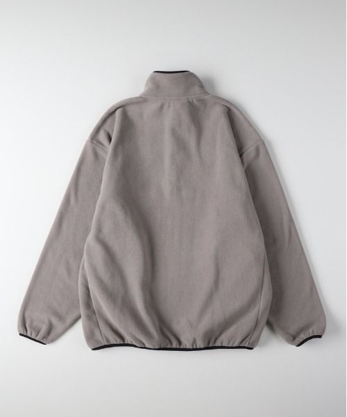 CAMP7（キャンプセブン）の「【CAMP7】フリース ハーフスナップ ロゴ トレーナー (クリーンなデザイン / 高保温性 / ドロップショルダー)（スウェット・メンズ・オフホワイト/グレー/ブラック・S/L/XL/M）」の4枚目の写真