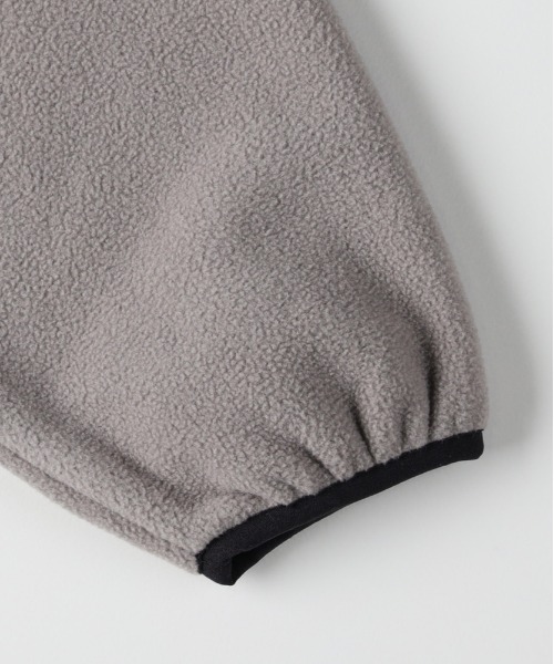 CAMP7（キャンプセブン）の「【CAMP7】フリース ハーフスナップ ロゴ トレーナー (クリーンなデザイン / 高保温性 / ドロップショルダー)（スウェット・メンズ・オフホワイト/グレー/ブラック・S/L/XL/M）」の7枚目の写真