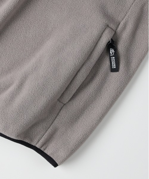 CAMP7（キャンプセブン）の「【CAMP7】フリース ハーフスナップ ロゴ トレーナー (クリーンなデザイン / 高保温性 / ドロップショルダー)（スウェット・メンズ・オフホワイト/グレー/ブラック・S/L/XL/M）」の8枚目の写真