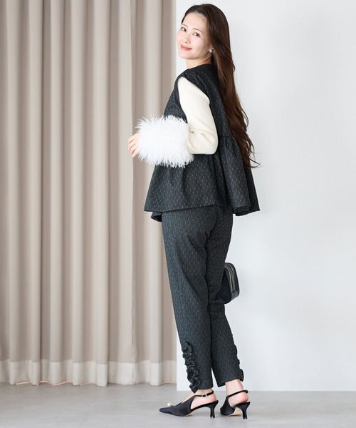 Neige(ネージュ)の「スノードットペプラムベスト(ベスト・レディース・ネイビー/ブラック・ONE SIZE)」の7枚目の写真