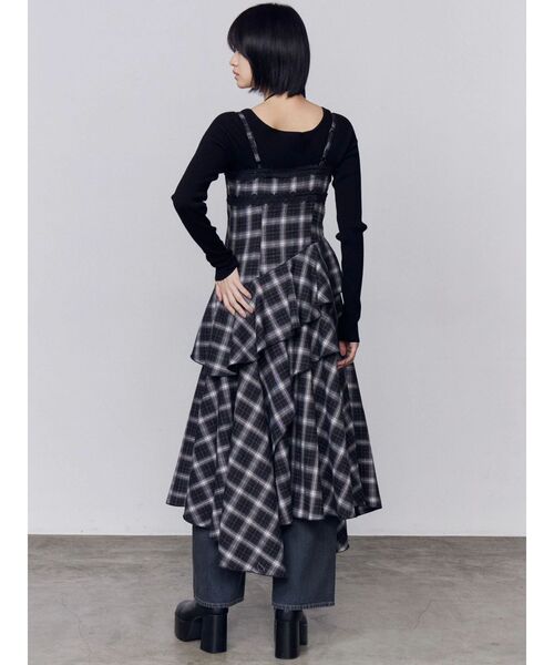 EMODA(エモダ)の「アシンメトリーフリルマキシワンピース(ワンピース・レディース・ブラック/ベージュ/ネイビー・FREE)」の20枚目の写真