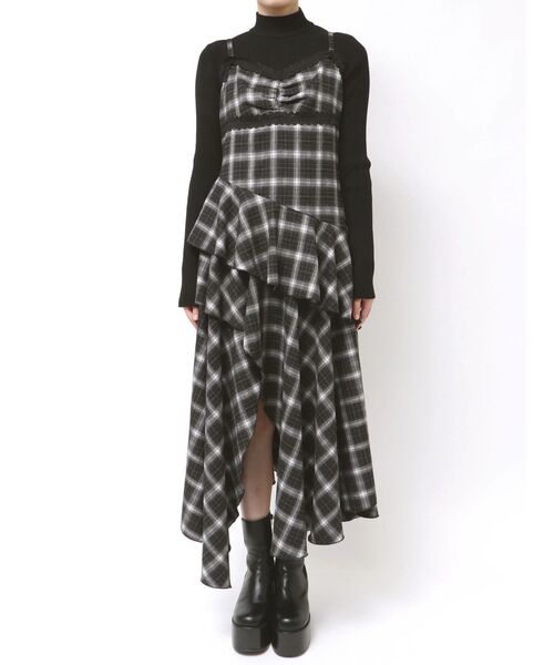 EMODA(エモダ)の「アシンメトリーフリルマキシワンピース(ワンピース・レディース・ブラック/ネイビー/ベージュ・FREE)」の14枚目の写真