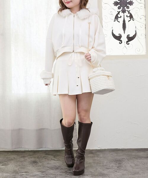 MAJESTIC LEGON（マジェスティックレゴン）の「プリーツラメミニスカパン（スカート・レディース・ブラック/アイボリー/グレー/ピンクベージュ・MEDIUM）」の5枚目の写真