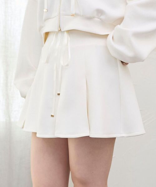 MAJESTIC LEGON（マジェスティックレゴン）の「プリーツラメミニスカパン（スカート・レディース・ブラック/アイボリー/グレー/ピンクベージュ・MEDIUM）」の10枚目の写真