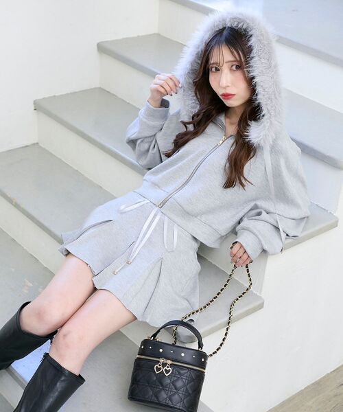 MAJESTIC LEGON（マジェスティックレゴン）の「プリーツラメミニスカパン（スカート・レディース・ブラック/アイボリー/グレー/ピンクベージュ・MEDIUM）」の21枚目の写真