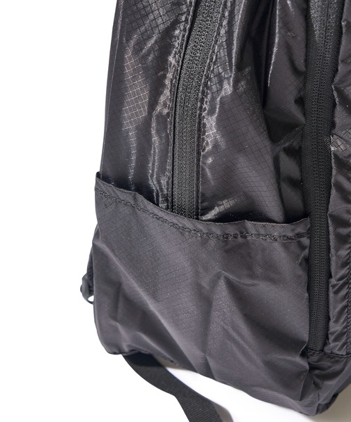 OUTDOOR PRODUCTS(アウトドアプロダクツ)の「【OUTDOOR PRODUCTS / アウトドアプロダクツ】 撥水 コーデュラナイロン 軽量 バックパック 19L(バックパック/リュック・レディース・ブラック/ベージュ・FREE)」の9枚目の写真