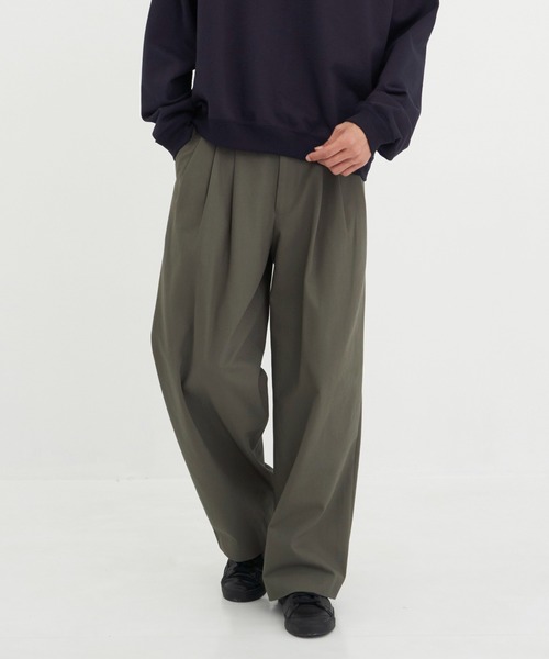 markaware(マーカウェア)の「【MARKAWARE/マーカウェア】TRIPLE PLEATED WIDE TROUSERS(スラックス・メンズ・ブラック/グレー/ネイビー・1/2/3)」の2枚目の写真