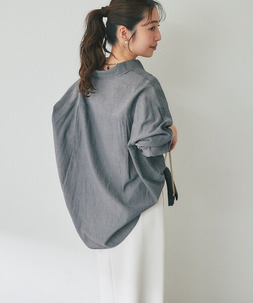 La boutique BonBon（ラブティックボンボン）の「【RISA監修・今すぐお届け！】シアーデニム3WAYシャツ（シャツ/ブラウス・レディース・グレー/ネイビー/サックスブルー・FREE）」の6枚目の写真