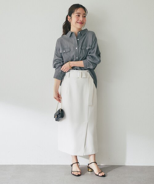 La boutique BonBon（ラブティックボンボン）の「【RISA監修・今すぐお届け！】シアーデニム3WAYシャツ（シャツ/ブラウス・レディース・グレー/ネイビー/サックスブルー・FREE）」の8枚目の写真