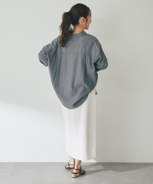 La boutique BonBon（ラブティックボンボン）の「【RISA監修・今すぐお届け！】シアーデニム3WAYシャツ（シャツ/ブラウス・レディース・グレー/ネイビー/サックスブルー・FREE）」の10枚目の写真