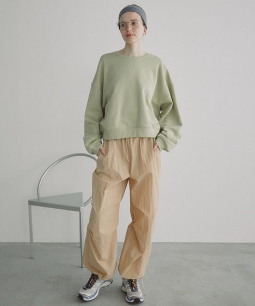 Auntie Rosa Holiday（アンティローザホリデー）の「クロップドスウェットプルオーバー（スウェット・レディース・グリーン/ホワイト/グレー・FREE）」の20枚目の写真