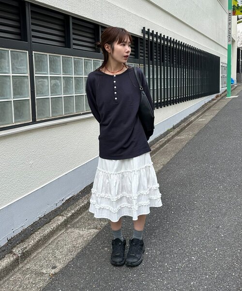 DISCOAT（ディスコート）の「【umm.】ティアードミドルスカート（スカート・レディース・ブラック/ネイビー/オフホワイト・FREE）」の8枚目の写真